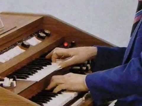 Ady Zehnpfennig ♪ on Dr. Böhm organ CnT/L (1974) with rhythm group